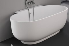 Freestanding Tub with Shelf, Recessed Base and Linear Overflow