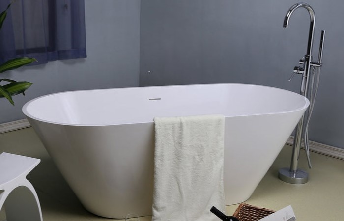 Contemporary Oval Bath with Angled Sides