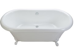 Freestanding Bath with Center Drain and Chrome Feet