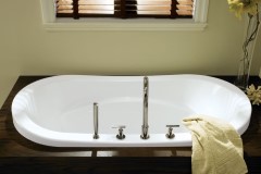 Oval Center Side Drain Bath, Raised Backrests, Curving Armrests