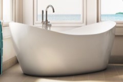 Freestanding Bathtub with Raised Ends