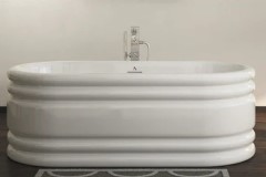 Oval Tub, Center Side Drain, Decorative Bands on Skirt