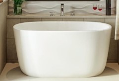 Small Oval Freestanding Bath with Thin, Flat Rim