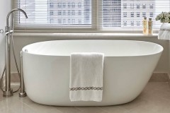 Oval Freestanding Tub, End Drain, 1 Slanted Backrest