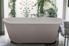 Freestanding Oval Tub with Faucet Deck