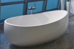 Oval Freestanding Bath, Center Side Drain, 1 Raised Backrest