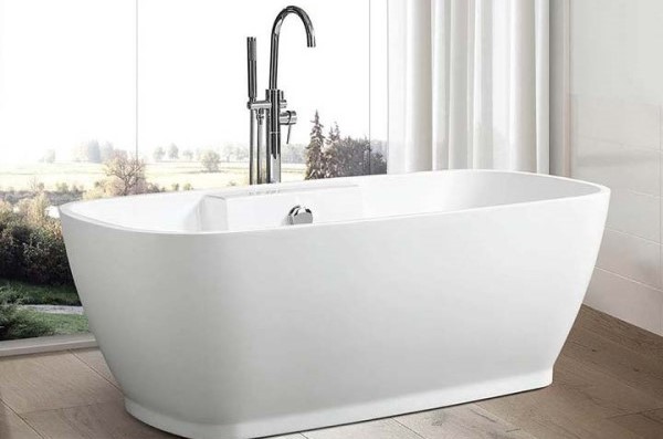 Oval Freestanding Tub with Wide Rim on Drain Side