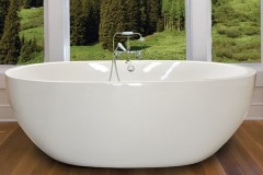 Oval Freestanding Tub, Flat Rim, Curving Sides, Center Side Drain