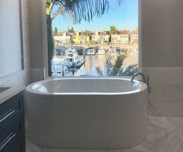 Oval Freestanding Tub with Wide, Flat Rim & Straight Sides