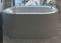 Oval Freestanding Tub with End Drain, Straight Sides